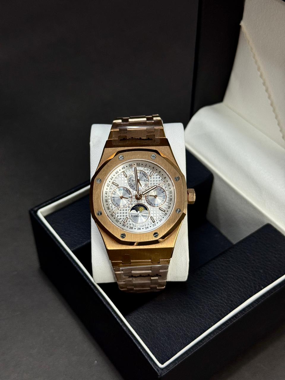 AUEMARS PIGUET COSMOGRAPH | AUTOMATIC | ROSE GOLD WITH WHITE